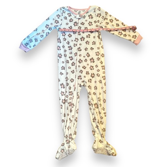 (3 for$19) 1-Piece Leopard Fleece Footie Pyjamas Carters 5T White Pink Gray - Picture 2 of 8